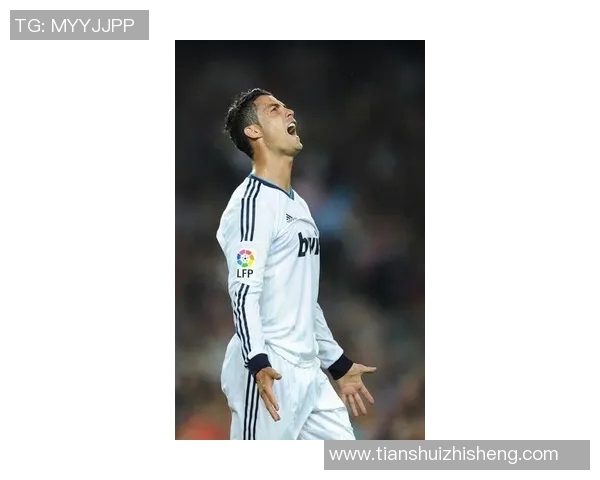 克罗地亚足球明星C罗的辉煌历程与传奇瞬间回顾